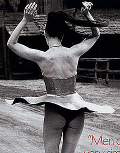 Linda Fiorentino upskirt shows panties