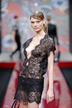 Fabiana Semprebom see through runway photo