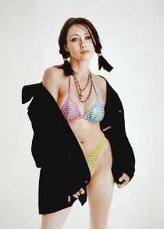 Shannen Doherty sexy in colorful bikini for 1995 Naomi Kaltman photoshoot