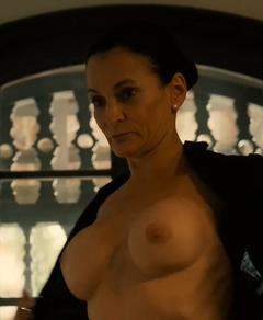 Adriana Mascialino shows her nude boobs in Superclasico