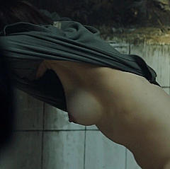 Maria Valverde topless in Gernika