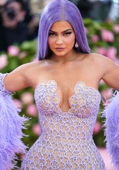 Kylie Jenner sexy cleavage at 2019 Met Gala in NYC
