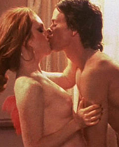 Julianne Moore nude tits in Boogie Nights