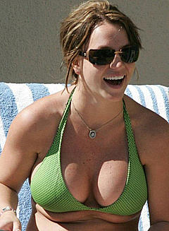 Britney Spears cleavage in green bikini