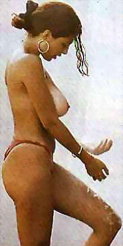 Sabrina Ferilli topless under shower