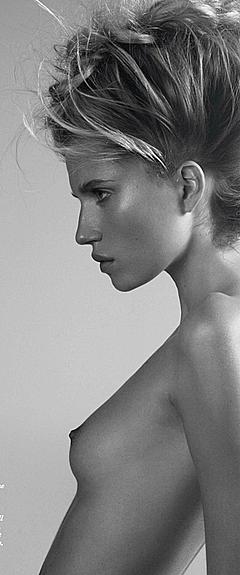 Cato Van Ee nude tits