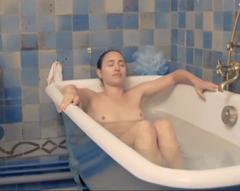 Julia Mugnier nude in a bathtub at Lorsque les femmes aiment le rouge