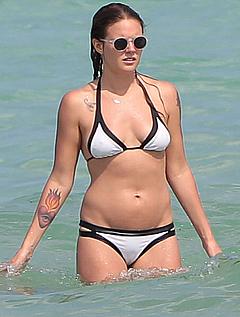 Tove Lo camel toe in white bikini