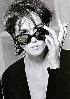 Monica Bellucci smoking