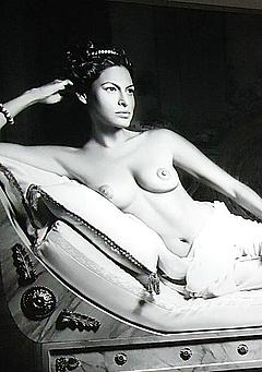 Eva Mendes topless black-&-white photo