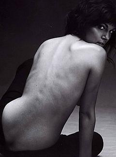 Valeria Solarino braless shows ass crack