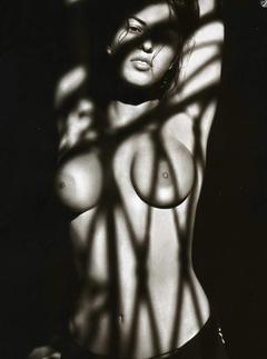 Sara Tommasi topless black-&-white image