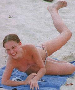 Natalie Portman topless on a beach paparazzi photo