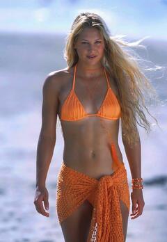 Anna Kournikovai in orange bikini in Acapulco - 2002