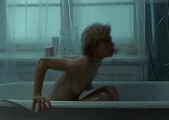 Polish actress Marianna Zydek nude in a bathtub at Czwartek