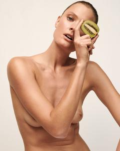 Constance Jablonski topless