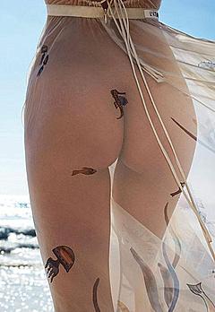 Keilani Asmus shows her nude ass