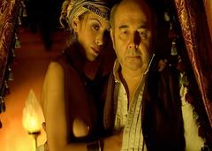 Melanie Doutey topless in Il ne faut jurer... de rien