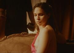 Dan Zapata flashing her nud tits at Cuarto oscuro