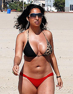 Liana Mendoza  nackt