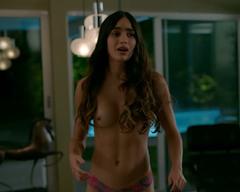 Melissa Barrera topless in Vida