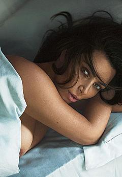 Kim Kardashian nude boob