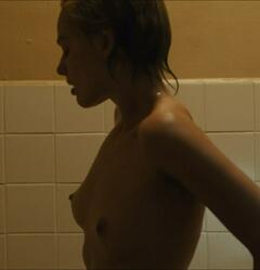 Margot Robbie nude tits at Dreamland