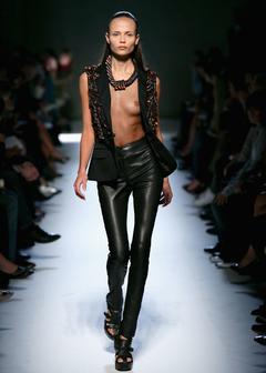 Natasha Poly nude tit runway photo