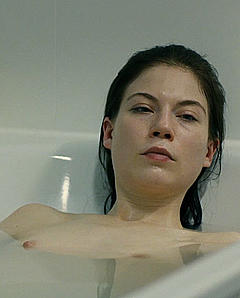 Nora Von Waldstaetten nude in bathtub in Oktober November