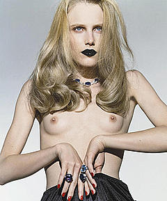 Dree Hemingway small nude tits