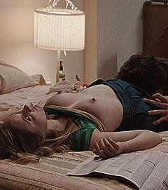 Greta Gerwig gets her pussy licked in Greenberg