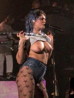 Lo breast tove Tove Lo