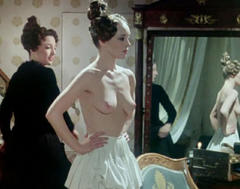 Catriona Maccoll topless in La peau de chagrin