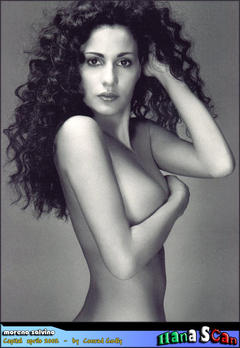 Morena Salvino topless cover her breasts