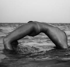 Marisa Papen naked in a water