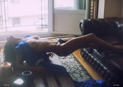 Emilie Payet topless