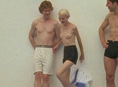 Tabea Tiesler topless at Zwei zum Verlieben
