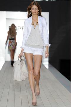 Flavia De Oliveira long sexy legs at Express SS 2011 runway photo