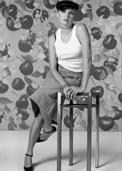 Sarah Chalke black-&-white image