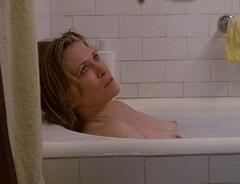 American actress Faye Dunaway nude in bathtub at Barfly