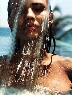 Fernanda Tavares nude swim
