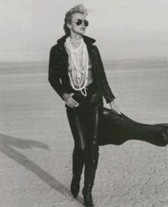 Kim Basinger topless early photo