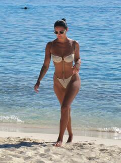 Tao Wickrath in bikini at the beach in Curacao Island, Karibik - October 2024