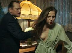 Yuliya Pozhidaeva flashing her nude tit at Opasnyy soblazn