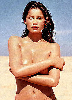 Laetitia Casta topless cover her tits