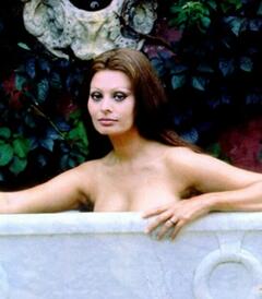 Sophia Loren naked in a bathtub