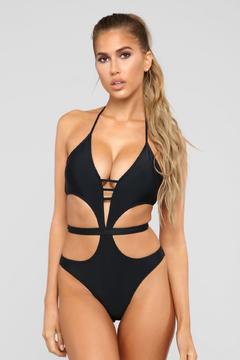 Kara Del Toro deep sexy cleavage for Fashion Nova Swimwear 2020