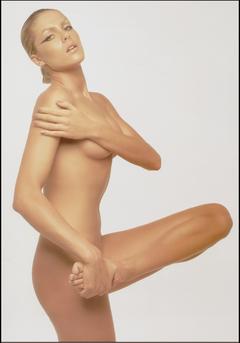 Ana Hickmann nude but covered