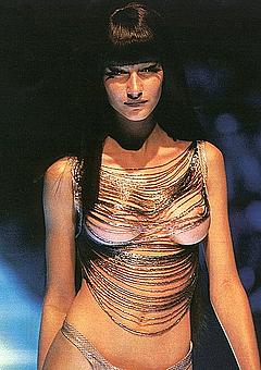 Gisele Bundchen topless runway image