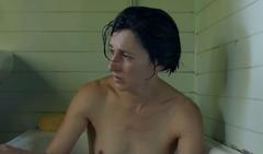 Julieta Figueroa naked in a bathtub at Vendra la muerte y tendra tus ojos